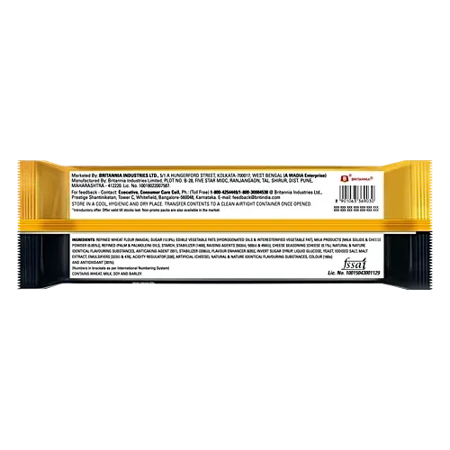 Britannia 50-50 Cheeze Dipped Sandwiched Biscuit 1